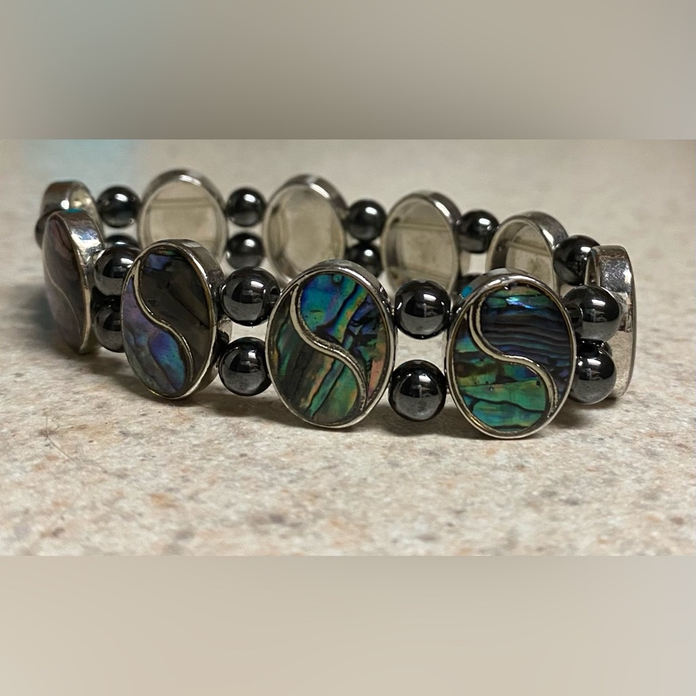Equilibrium Chakra Abalone & Hematite Oval Disc Stretch Bracelet